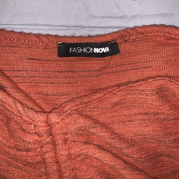 RUCHED CROPPED LONG SLEEVE SHIRT 💋 - Picture 3 of 3